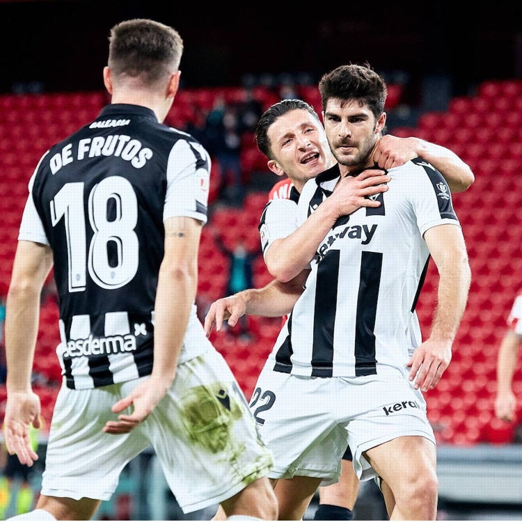 Melero y Bardhi agrandan el roto