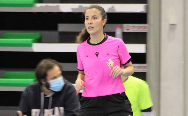 Pioneras con el silbato