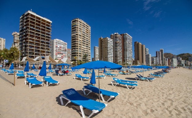 Benidorm volverá a parcelar sus playas y controlará los accesos durante la desescalada de marzo y abril