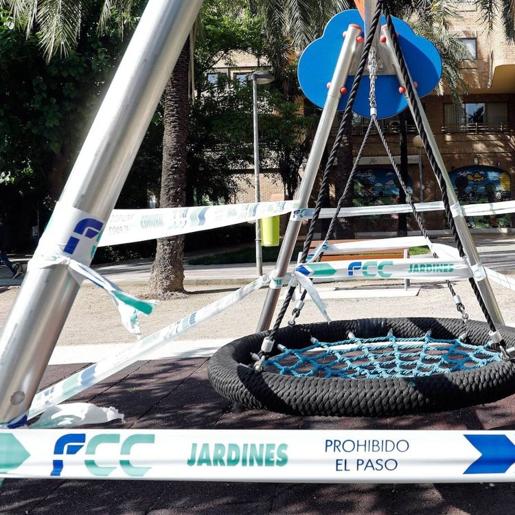 Valencia ultima la reapertura de los juegos infantiles