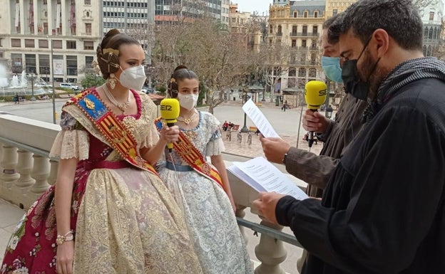 Consuelo y Carla vuelven a lucir la indumentaria valenciana