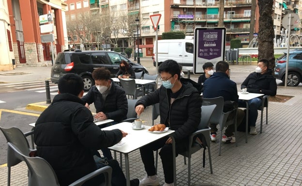 Abren las terrazas de Gandia tras la tercera ola de la Covid-19