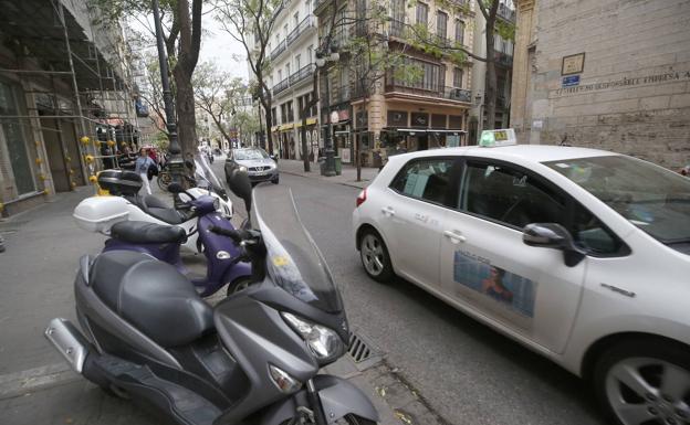 El Ayuntamiento de Valencia empieza a controlar los accesos a Ciutat Vella y multará a partir de abril