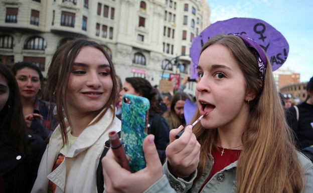 Las feministas cargan contra la delegada del Gobierno y mantienen las concentraciones del 8-M