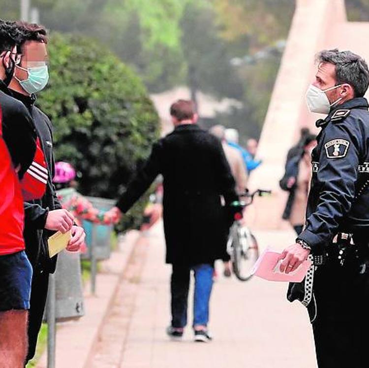 El perfil del infractor por no llevar la mascarilla en Valencia