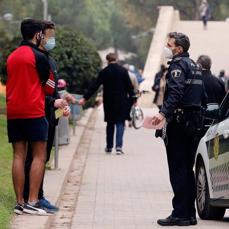 La Policía Local de Valencia multó más de 32.000 reuniones ilegales en 2020