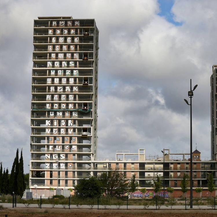 Vivienda se compromete a retomar las obras en la torre de Sociópolis antes de final de año