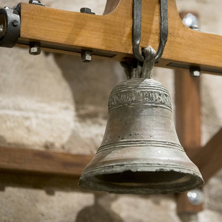 ¿Quiere ver la campana más antigua de Valencia?