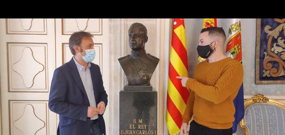 Compromís propone donar el busto de Juan Carlos I de Alicante a la delegación de Hacienda por sus «chanchullos»