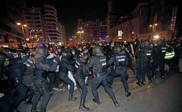 Catalá pide a Ribó que se disculpe tras aclararse que la actuación policial en la protesta por Hasel fue adecuada