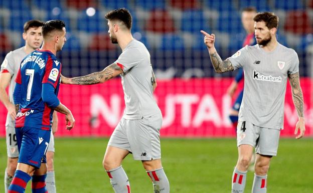 Sanción de cuatro partidos a Iñigo Martínez, que no jugará contra el Levante