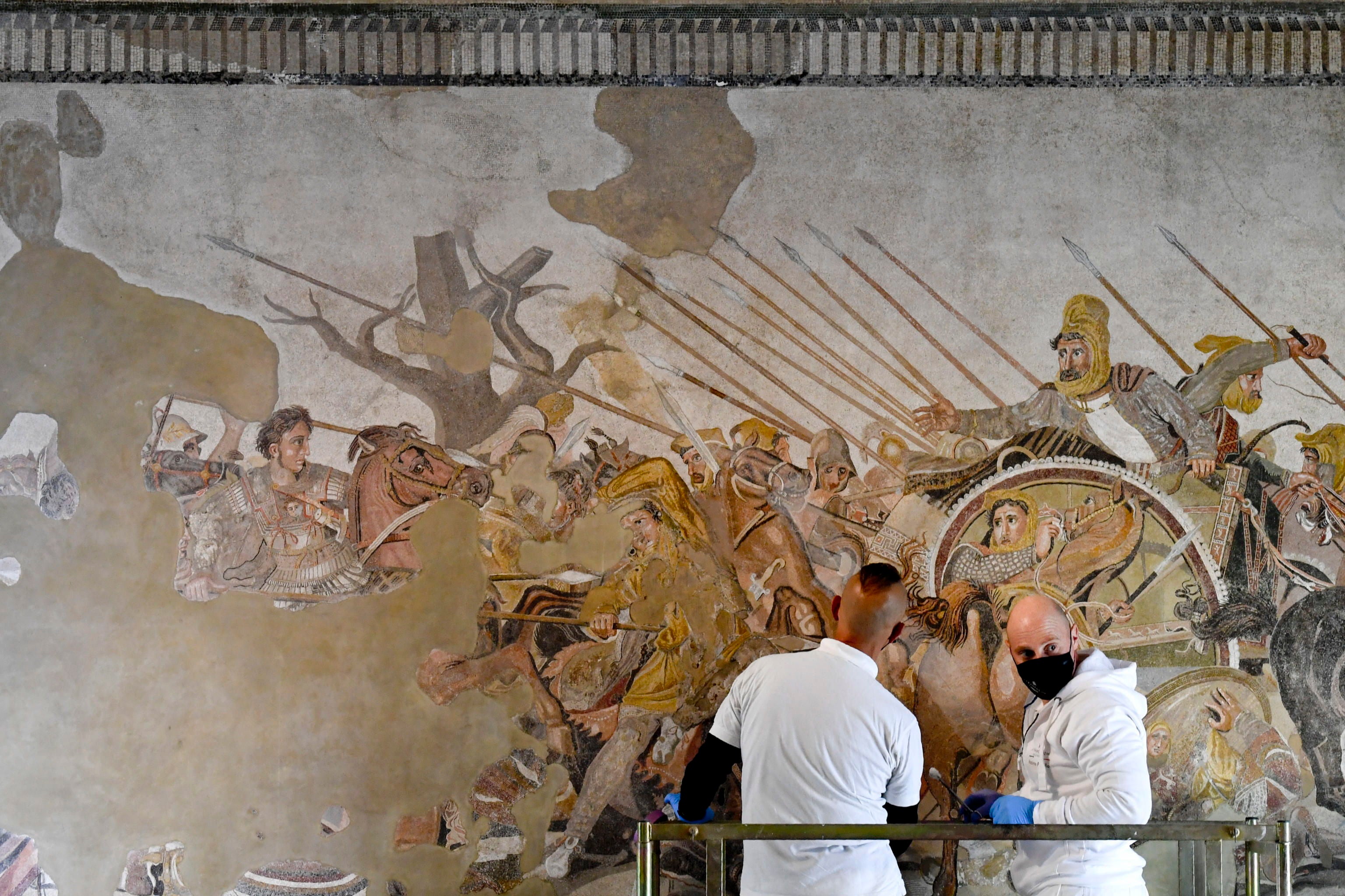 La restauración del impresionante mosaico de Alejandro Magno