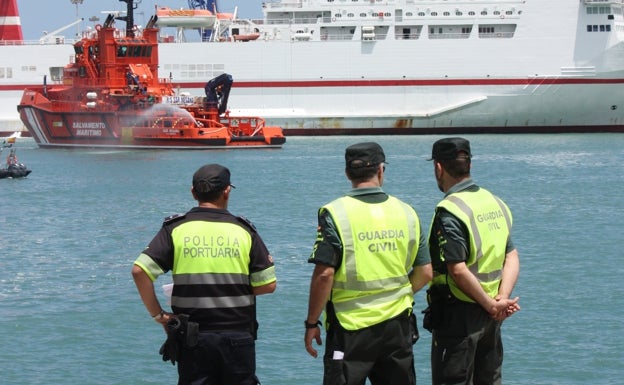 Policías portuarios piden que se les incluya en el plan de vacunación