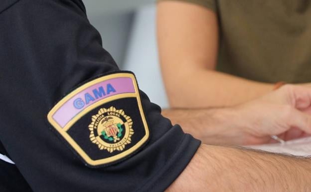 Viola a una joven en un piso de Valencia tras golpearla y amenazarla con un cuchillo