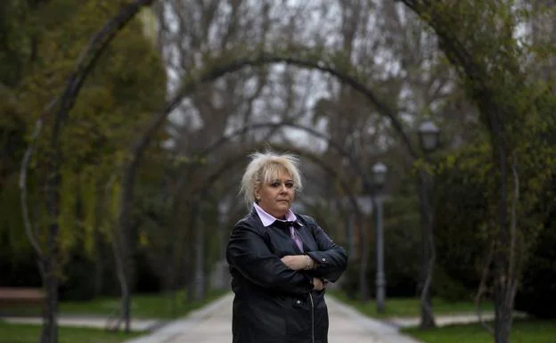 Raquel Alonso, en un parque de Madrid./virginia carrasco