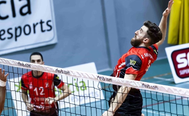 El Xàtiva Voleibol masculino planta cara al líder CV Mediterráneo y suma un nuevo punto