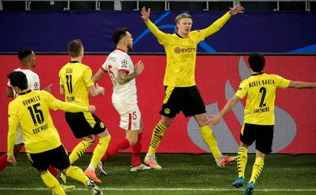 Erling Haaland celebra su segundo gol al Sevilla. /EFE