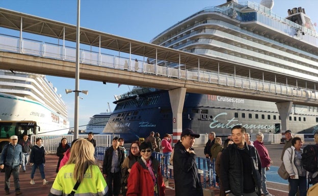 Valencia pierde 56 millones por el cierre de los cruceros en un año