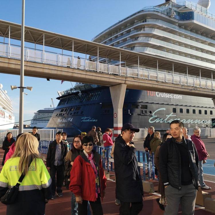 Valencia pierde 56 millones por el cierre de los cruceros en un año