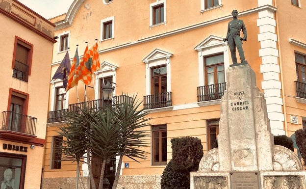 Cárcel para una mujer de 25 años por robar el móvil a un funcionario del Ayuntamiento de Oliva