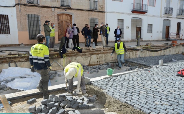 Oliva ultima la reforma de la calle donde predicó Sant Vicent según la tradición