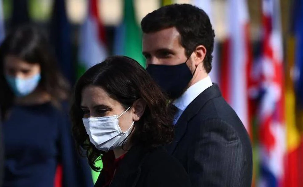 Isabel Díaz Ayuso y Pablo Casado durante el homenaje a las víctimas del terorismo el pasado jueves en el Palacio Real de Madrid./AFP