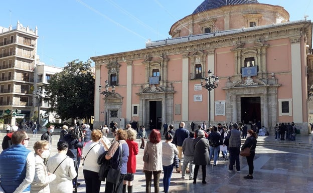 Nada frena la devoción por la Virgen