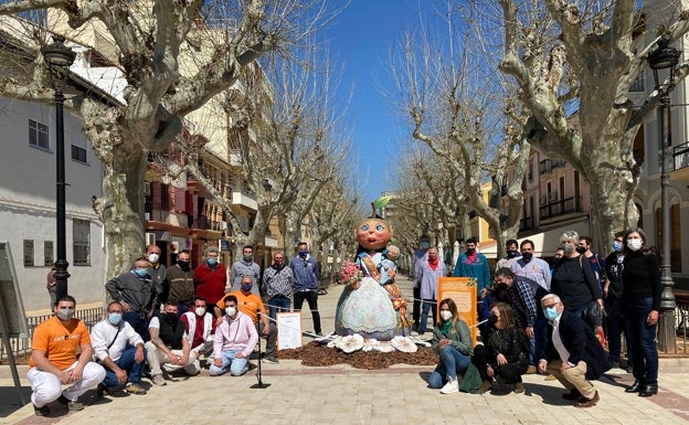 Los ninots vuelven a las calles de Carcaixent