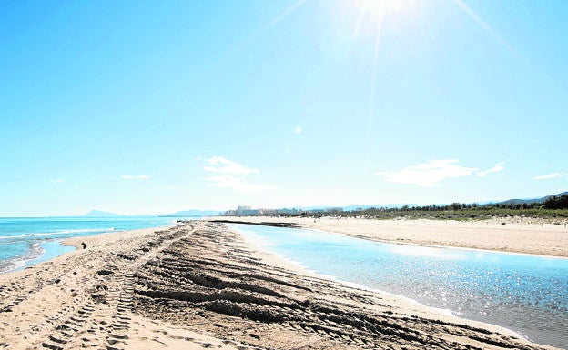 Una playa enfrenta a Gandia y Xeraco