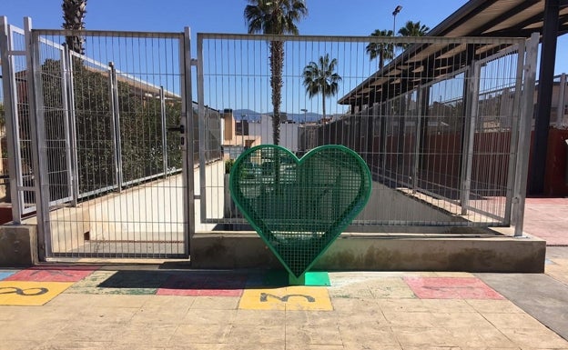 Unos corazones solidarios recogerán los tapones de plástico en l'Olleria
