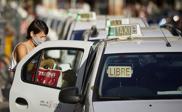 Los taxis valencianos cobran esta semana la tarifa de Fallas