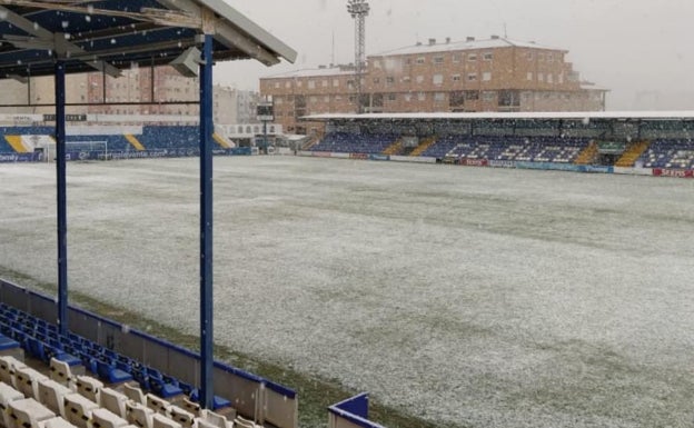 Alcoy pasa de los 21,6 grados del miércoles a la nieve y los 1,6 de este jueves