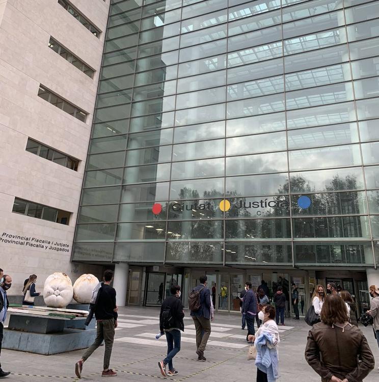 Juzgan a un hombre acusado de robar y violar a una anciana en Valencia