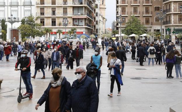 Todo lo que está permitido hacer en Valencia en el puente de San José