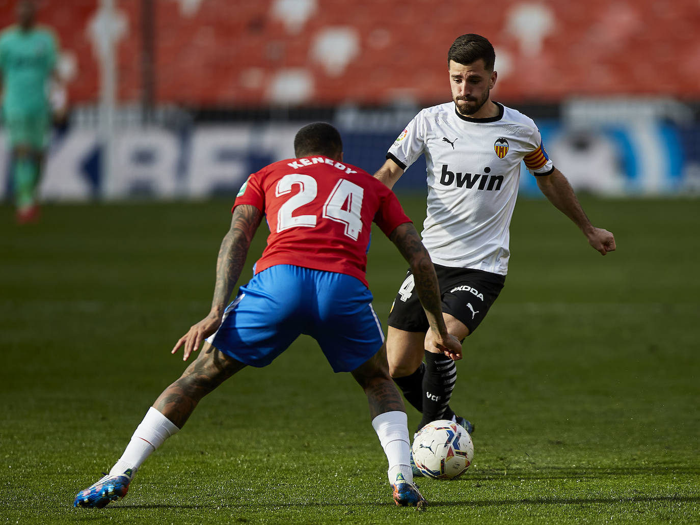 Gayà, 200 partidos en Liga y a la espera de la renovación