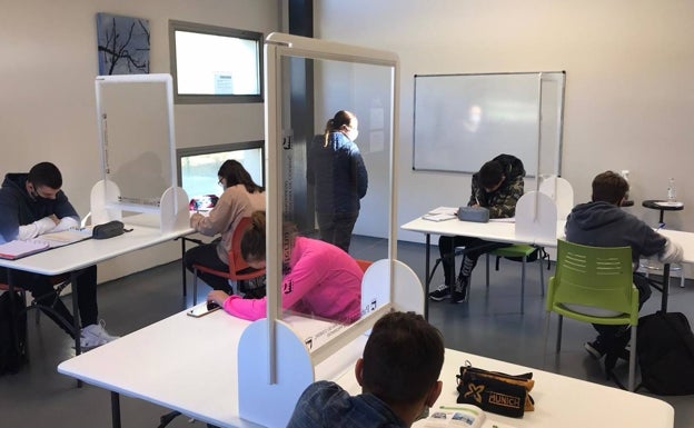 Paterna retoma la actividad del aula de refuerzo para los alumnos de la ESO en la Casa de la Juventud
