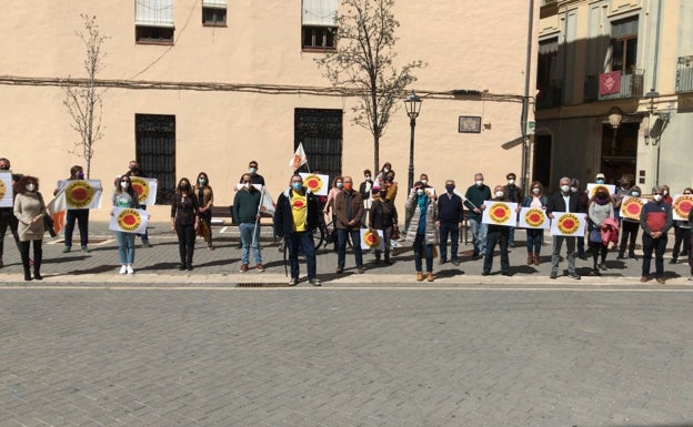 Concentración en Alzira contra la prórroga de la central nuclear de Cofrentes