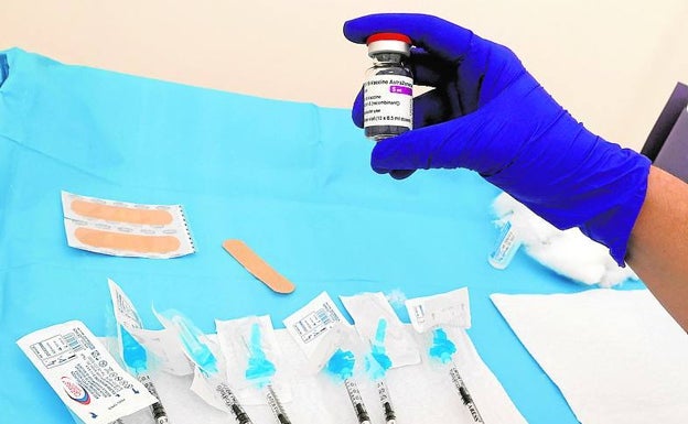 La vacunación con AstraZeneca se retoma en los tres hospitales de campaña de la Comunitat Valenciana