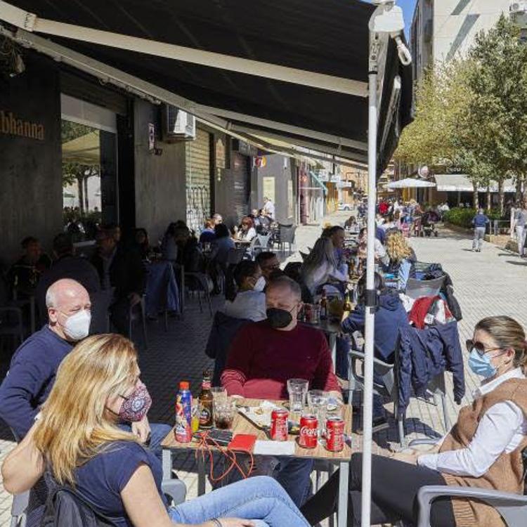 ENCUESTA | ¿Considera necesario adelantar el toque de queda y el cierre del comercio durante los días de Semana Santa?