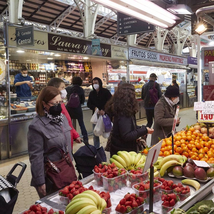 Los mercadillos agrícolas se aprueban entre críticas de la oposición y los comerciantes