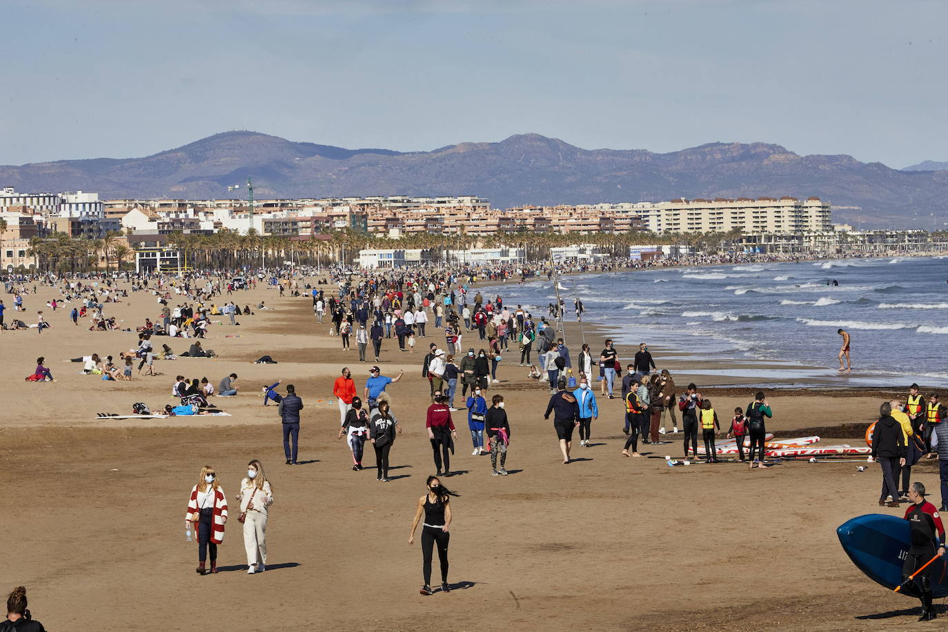 Piden que se analice la calidad del agua de las playas en Valencia antes de la temporada de baño