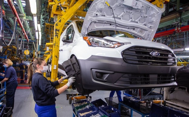 Ford inicia la negociación del ERE tras la adjudicación del nuevo motor a Almussafes