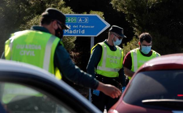 Un control policial provoca atascos kilométricos en Valencia durante dos horas