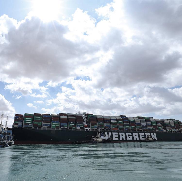 La cerámica ve peligrar sus exportaciones a Asia y Oriente Próximo por el bloqueo de Suez