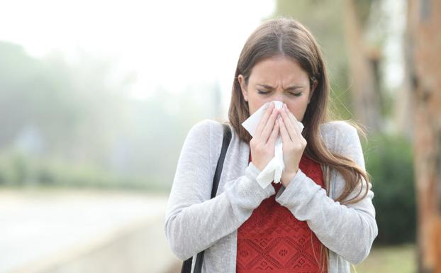 Los síntomas clave que ayudan a diferencia alergia y coronavirus