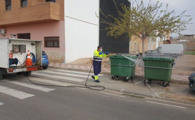 Desinfección de contenedores en Almussafes