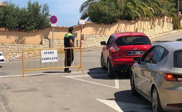 Xàbia controlará el acceso y aforo en la Cova Tallada y Cala Blanca por  primera vez este verano | Las Provincias