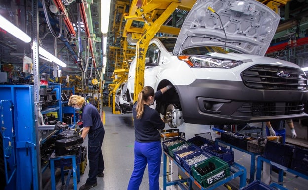 Ford mantiene los 630 despidos pero acepta mejorar las salidas en Almussafes