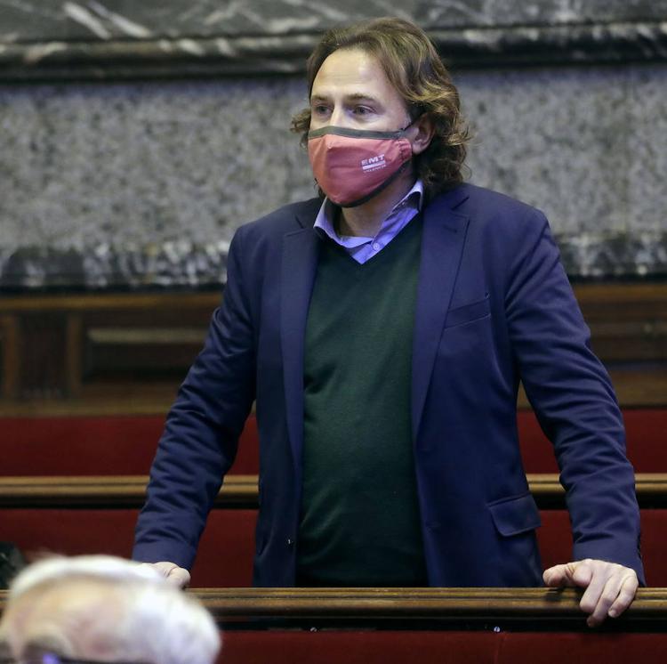Cuatro dimisiones en la EMT por choques con Grezzi y tensiones internas