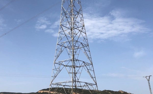 Las torres de alta tensión amenazan también la Toscana valenciana